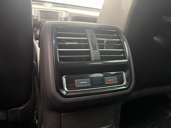 Volkswagen Passat Alltrack 24 of 30