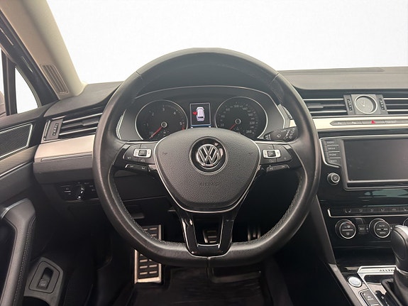 Volkswagen Passat Alltrack 10 of 30