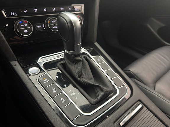 Volkswagen Passat Alltrack 20 of 30
