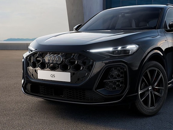 Audi Q5 2 of 5