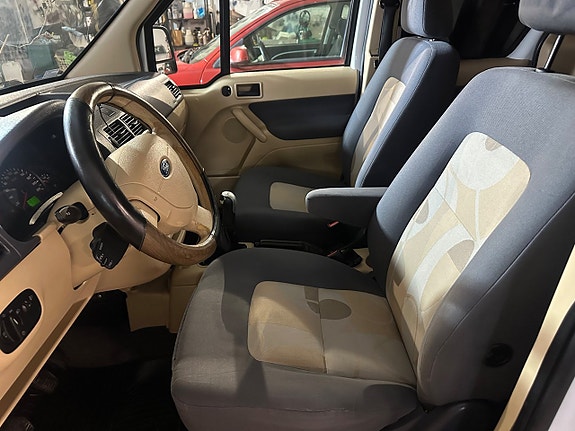 Ford Connect Tourneo 5 of 12