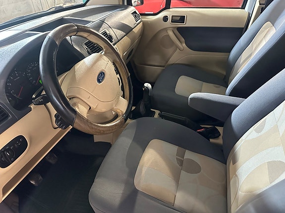 Ford Connect Tourneo 9 of 12