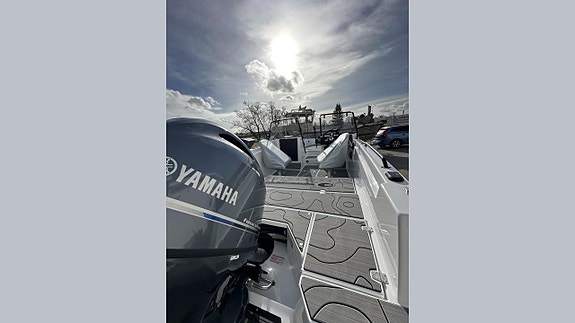 AMT 175 Pro Fishing med Yamaha 100hk 6 of 6