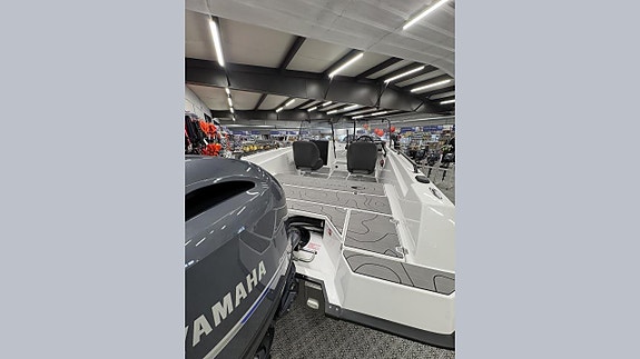 AMT 175 Pro Fishing med Yamaha 100hk 3 of 6