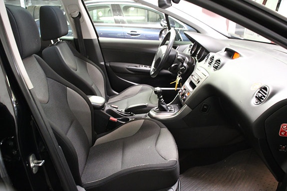 Peugeot 308 20 of 23