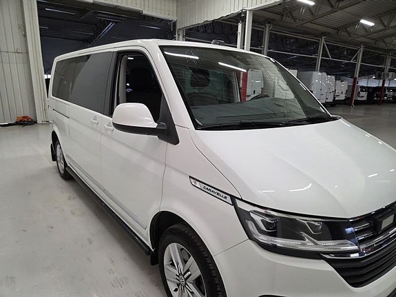 Volkswagen Caravelle 3 of 5