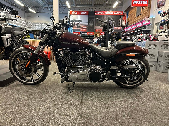 Harley-Davidson Breakout FXBR 107 (1745cc) 4 of 6