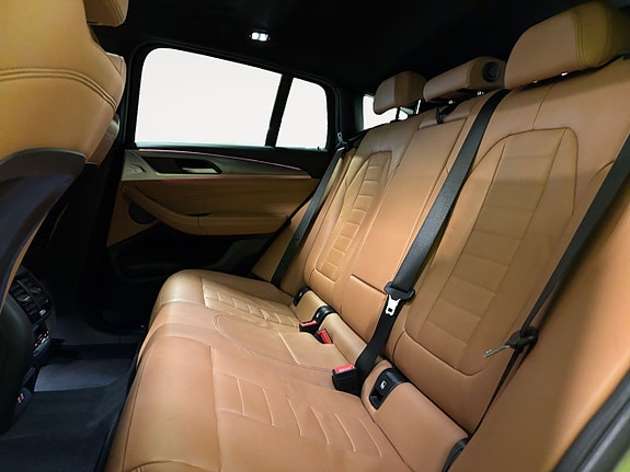 BMW X4 13 of 26