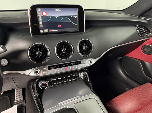 Kia Stinger 15 of 25