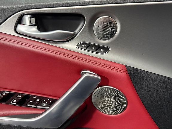 Kia Stinger 25 of 25
