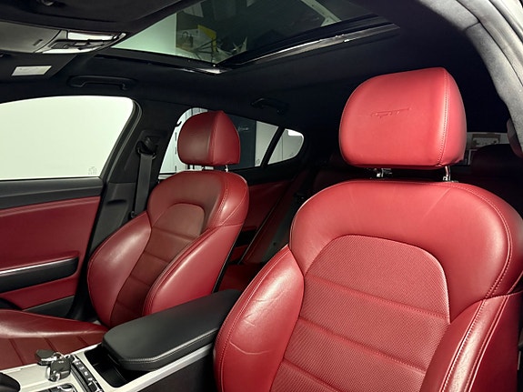 Kia Stinger 12 of 25