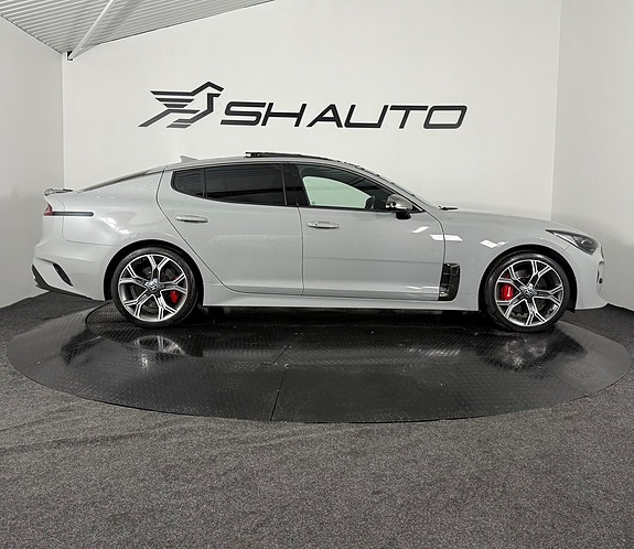 Kia Stinger 5 of 5