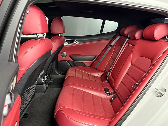 Kia Stinger 13 of 25