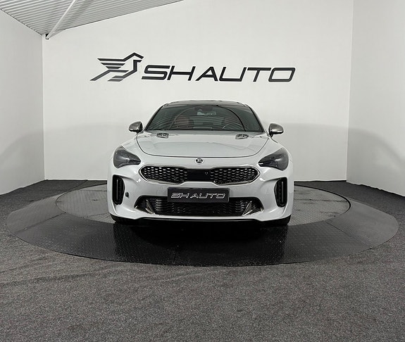 Kia Stinger 3 of 5