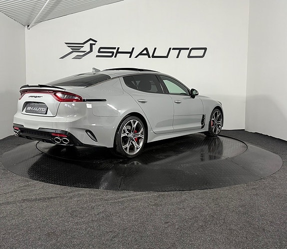 Kia Stinger 6 of 25
