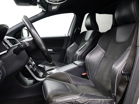 Volvo XC60 13 of 27