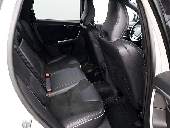 Volvo XC60 25 of 27