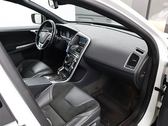 Volvo XC60 23 of 27