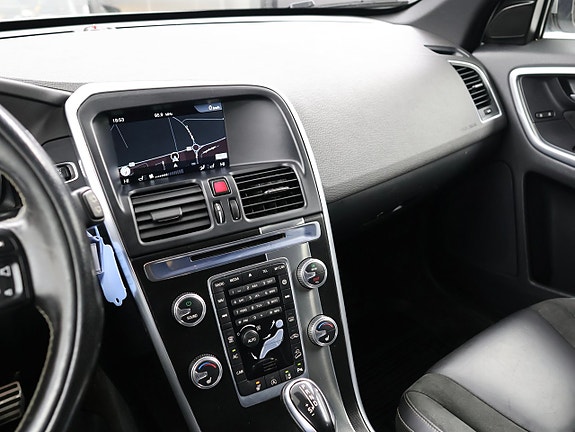 Volvo XC60 15 of 27
