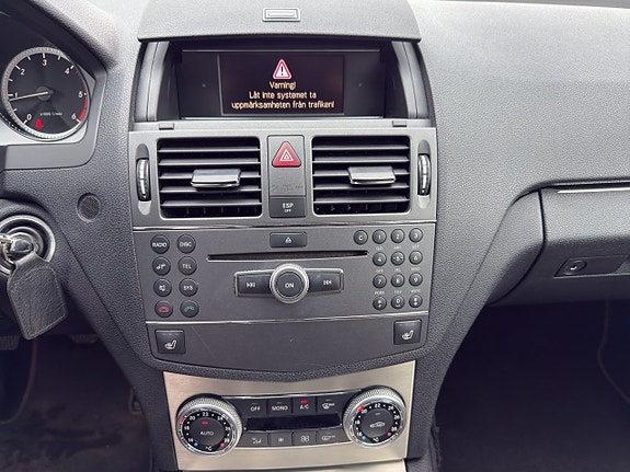 Mercedes-Benz C200 17 of 22