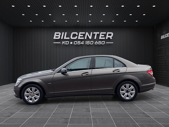 Mercedes-Benz C200 4 of 5