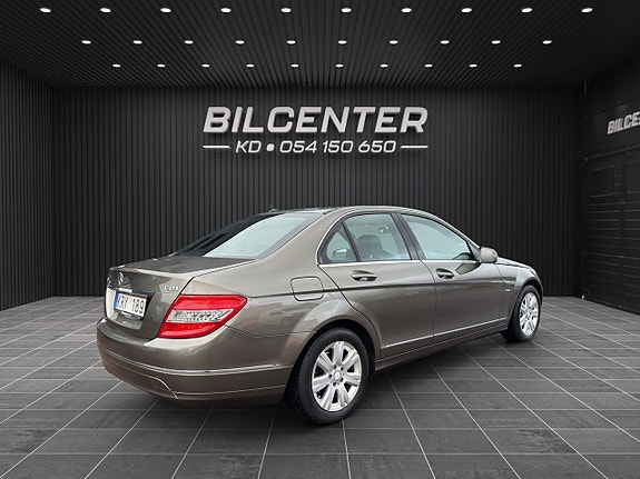 Mercedes-Benz C200 7 of 22