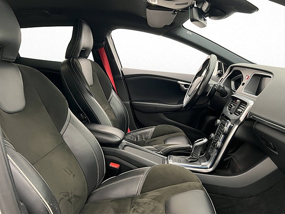 Volvo V40 20 of 26