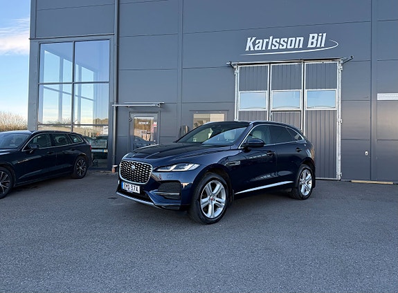Jaguar F-PACE 2 of 5