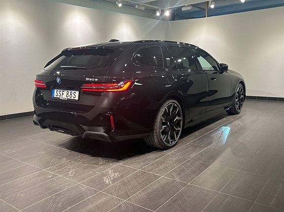 BMW 550e 2 of 5