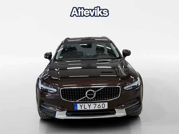 Volvo V90 Cross Country 8 of 15
