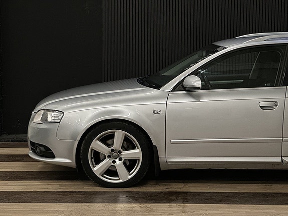 Audi A4 7 of 23