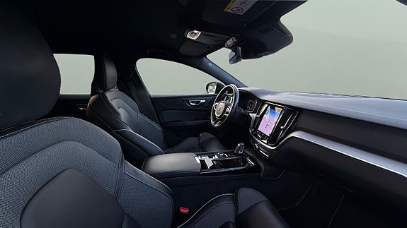 Volvo V60 11 of 29