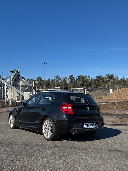BMW 118d 2 of 3