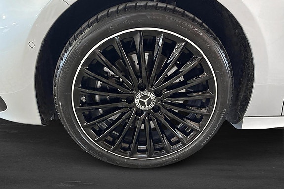 Mercedes-Benz A250 e 5 of 5