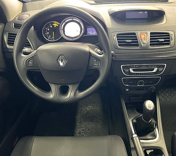 Renault Megane 12 of 18