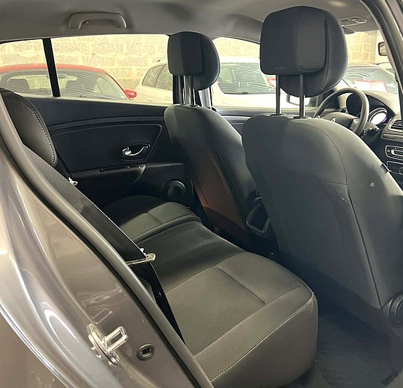 Renault Megane 15 of 18