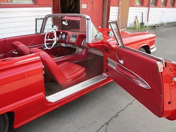 Ford Thunderbird 3 of 8