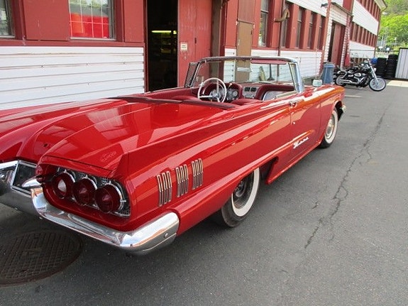 Ford Thunderbird 2 of 8