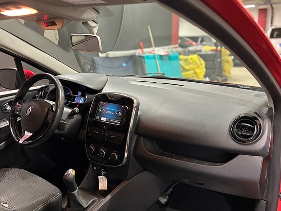 Renault Clio 14 of 14