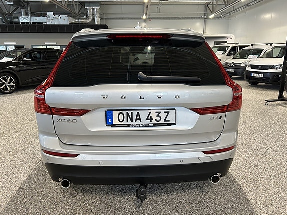 Volvo XC60 3 of 5