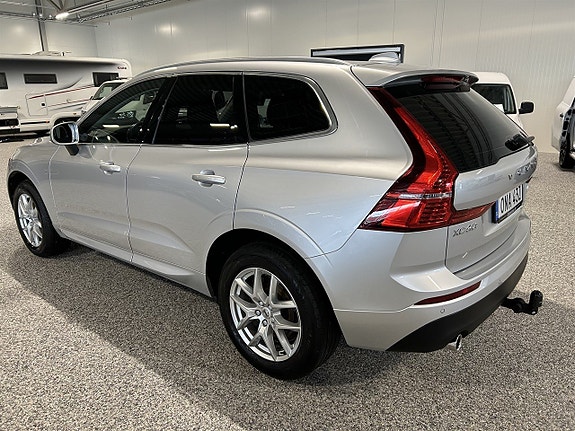 Volvo XC60 2 of 5