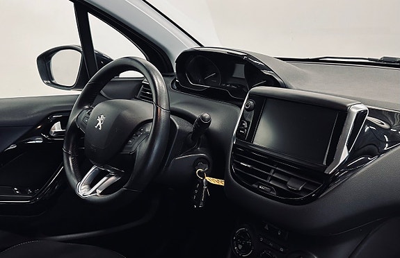 Peugeot 208 10 of 12