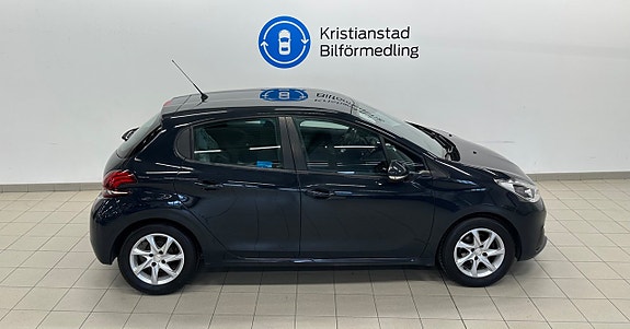 Peugeot 208 5 of 12