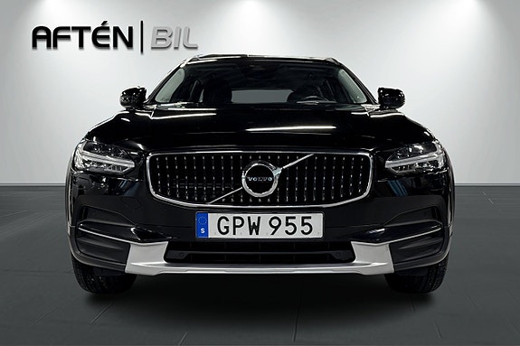 Volvo V90 Cross Country 3 of 5