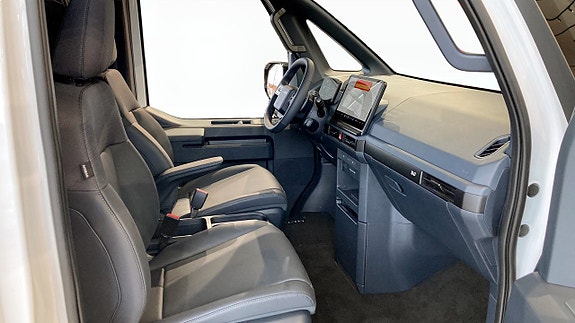 Kia PV5 8 of 12