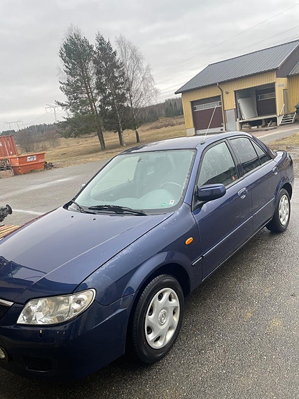 Mazda 323S 2 of 4