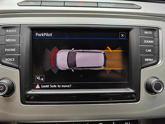 Volkswagen Passat 16 of 17
