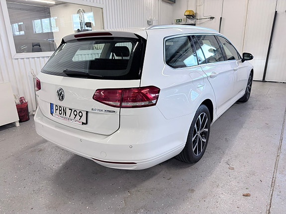 Volkswagen Passat 6 of 17