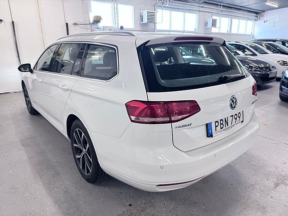 Volkswagen Passat 5 of 5
