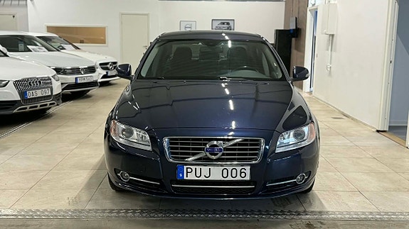 Volvo S80 2 of 19